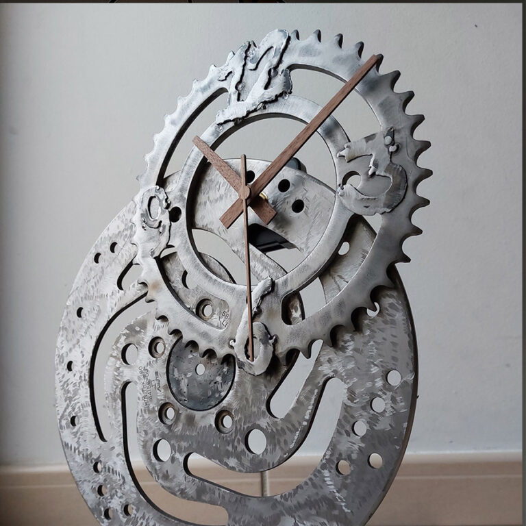 horloge-decoration-metal-bois-mecanique-piece-moto